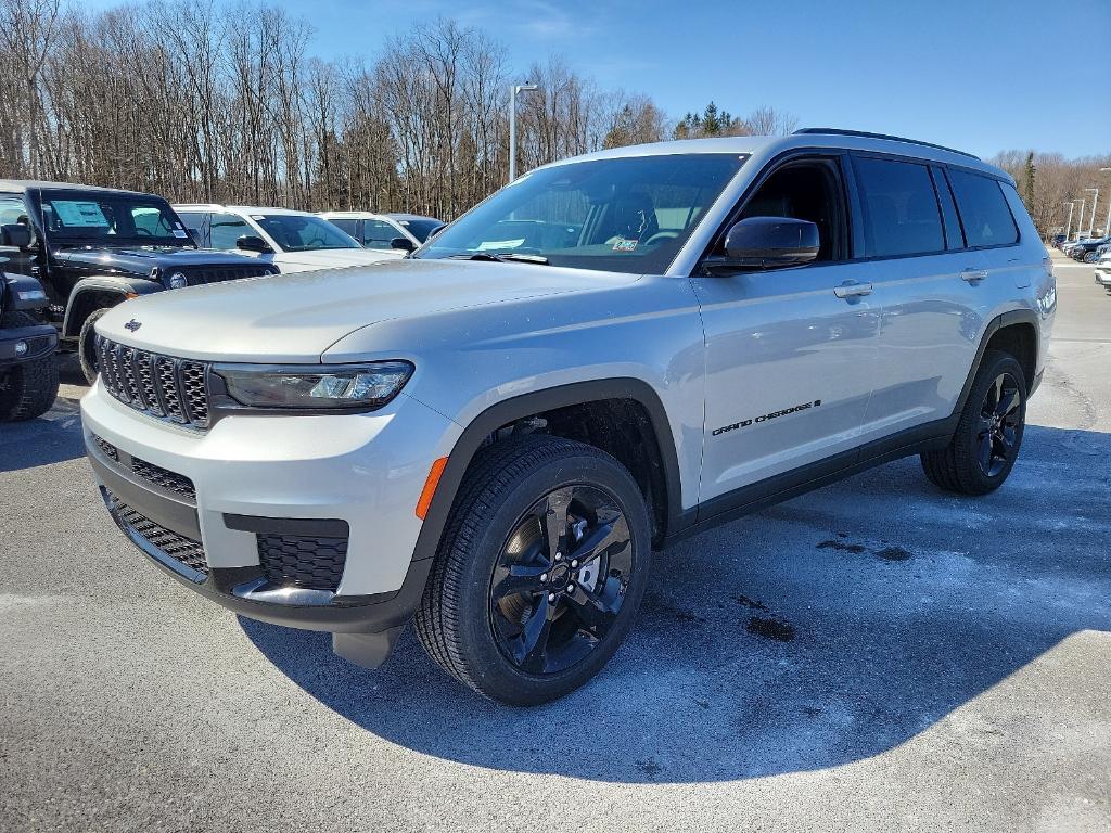 new 2024 Jeep Grand Cherokee L car, priced at $48,138