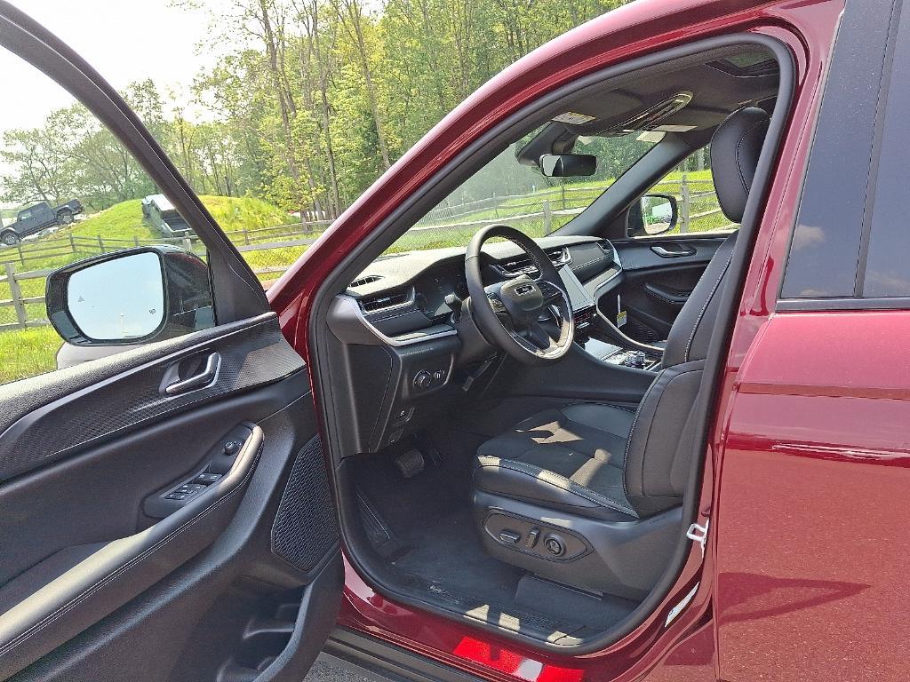 new 2025 Jeep Grand Cherokee L car, priced at $47,789