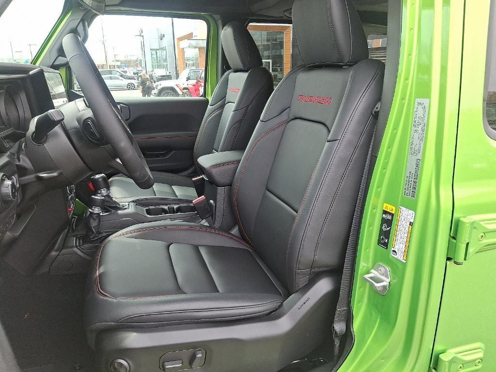 new 2025 Jeep Wrangler car, priced at $61,732