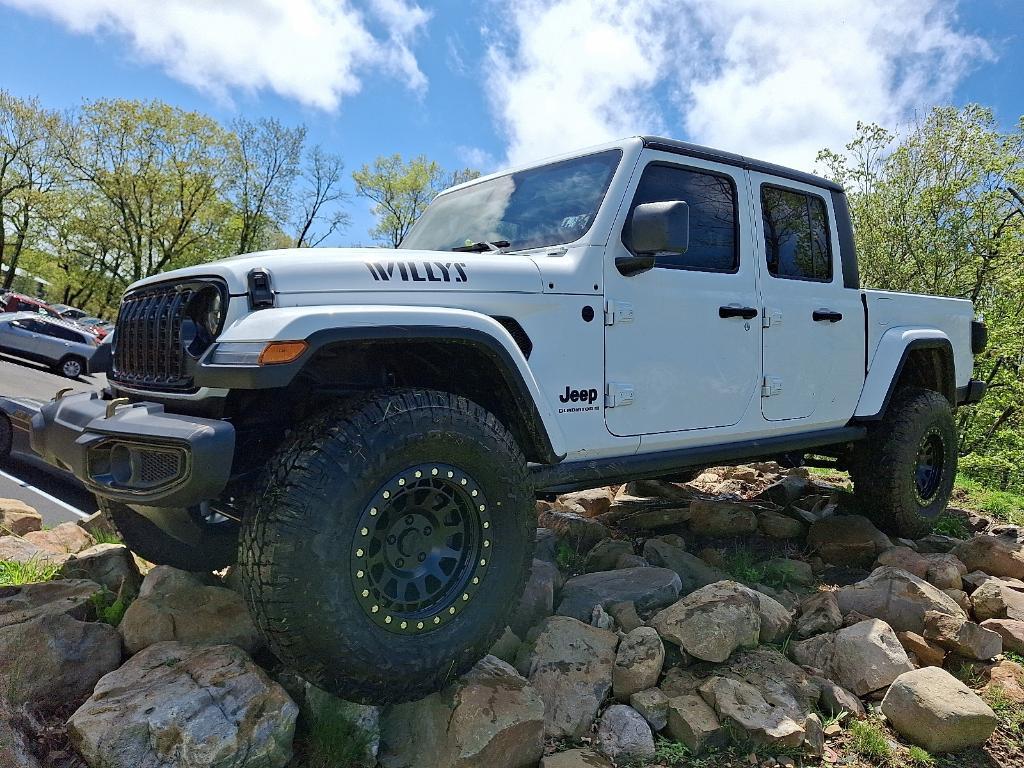 new 2025 Jeep Gladiator car, priced at $59,214