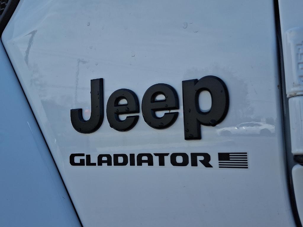 new 2025 Jeep Gladiator car, priced at $59,214