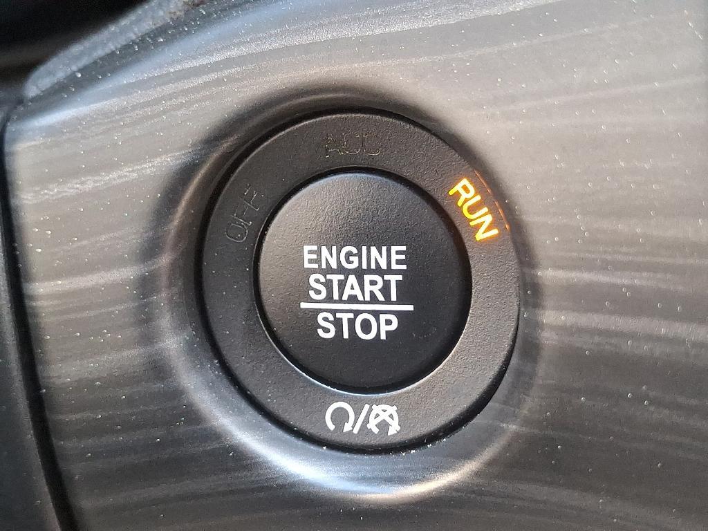 used 2021 Jeep Grand Cherokee car, priced at $27,944