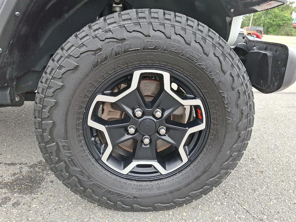 used 2021 Jeep Gladiator car, priced at $29,904
