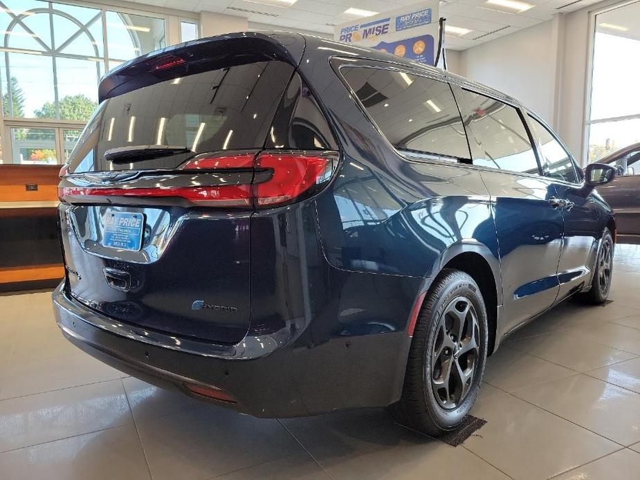 new 2023 Chrysler Pacifica Hybrid car, priced at $45,324