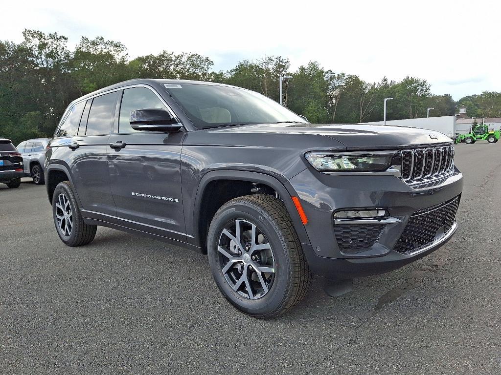 new 2025 Jeep Grand Cherokee car, priced at $53,373