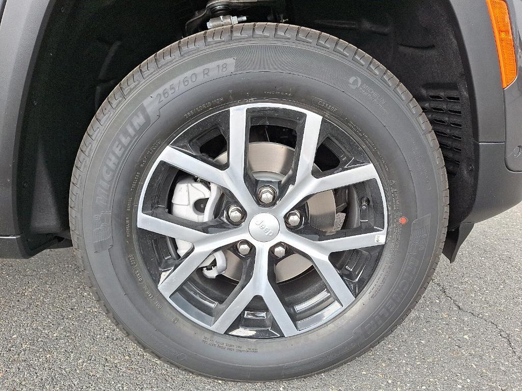 new 2025 Jeep Grand Cherokee car, priced at $53,373