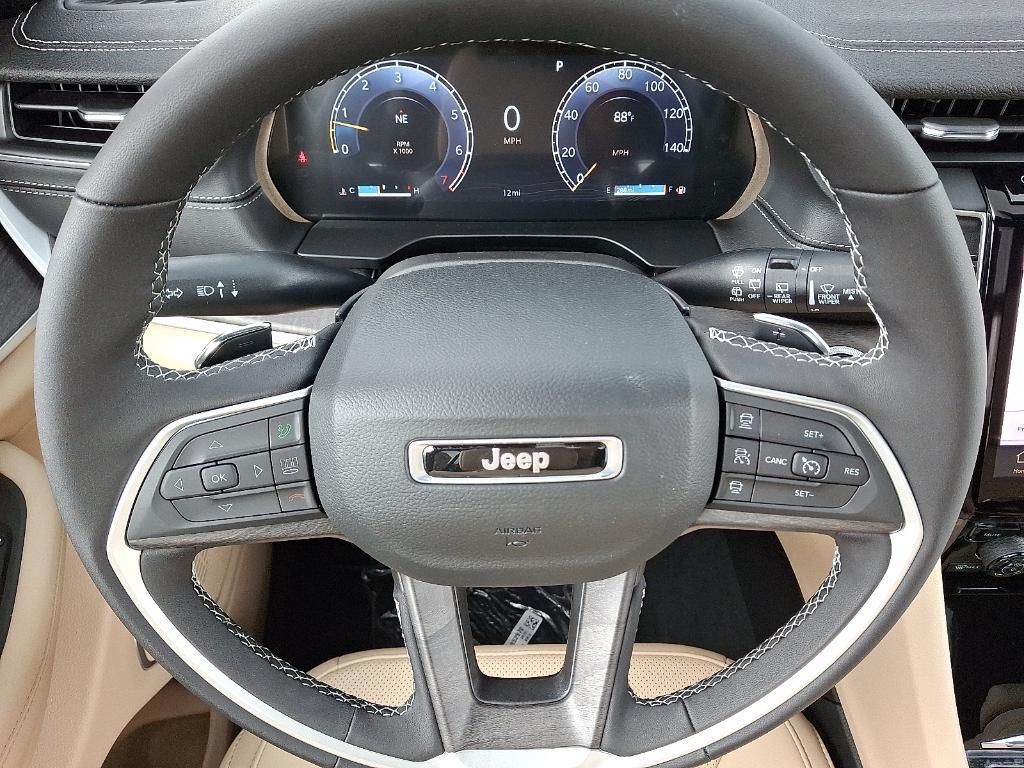 new 2025 Jeep Grand Cherokee car, priced at $53,373