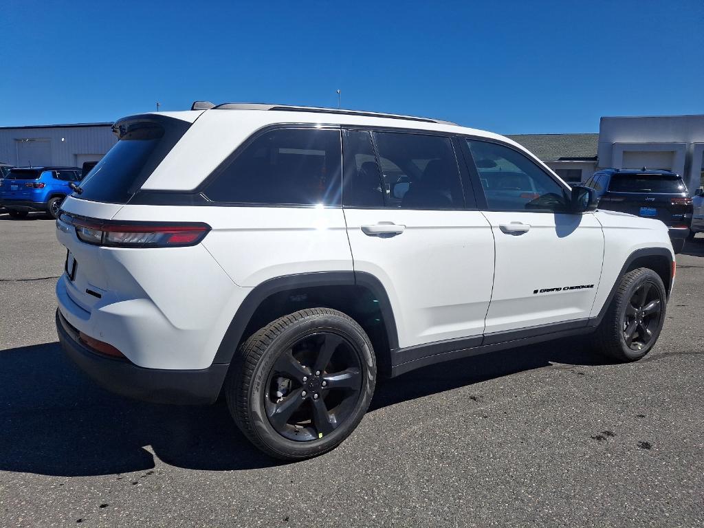 new 2025 Jeep Grand Cherokee car, priced at $49,247