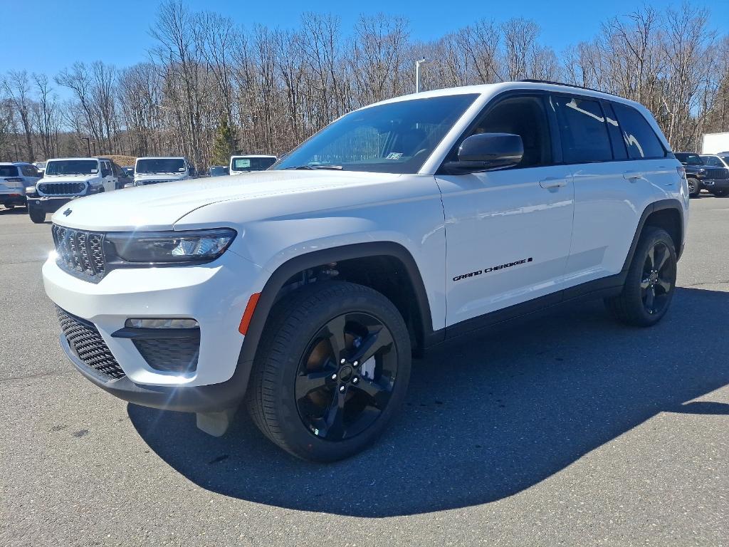 new 2025 Jeep Grand Cherokee car, priced at $49,247