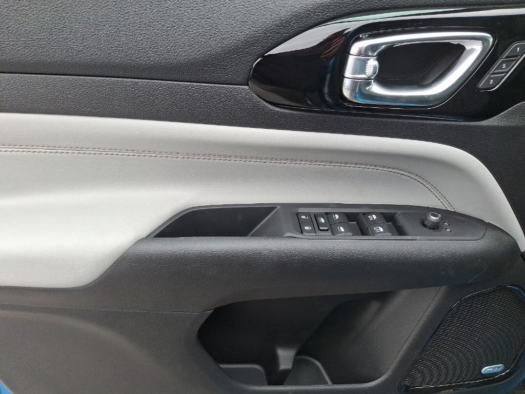 new 2025 Jeep Compass car, priced at $39,968