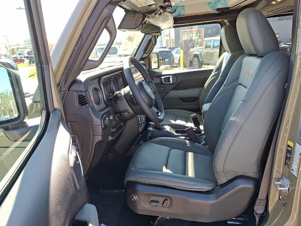 new 2025 Jeep Gladiator car, priced at $57,274