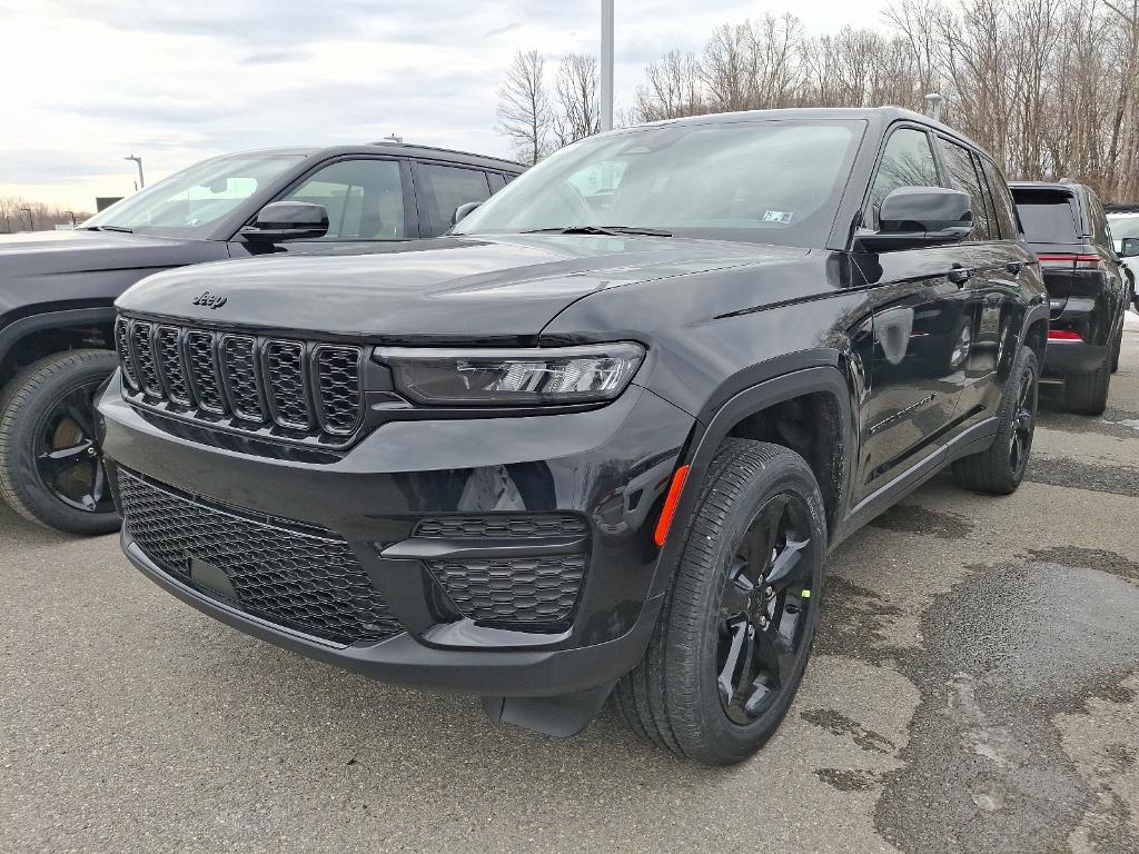 new 2025 Jeep Grand Cherokee car, priced at $47,690