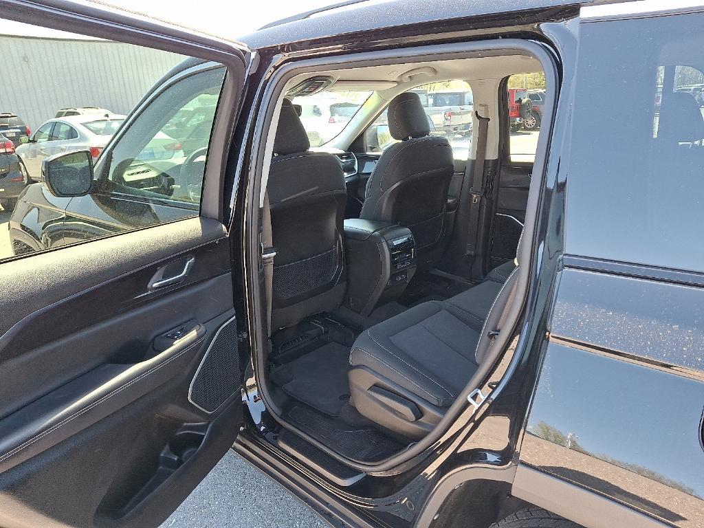 used 2021 Jeep Grand Cherokee L car, priced at $29,185