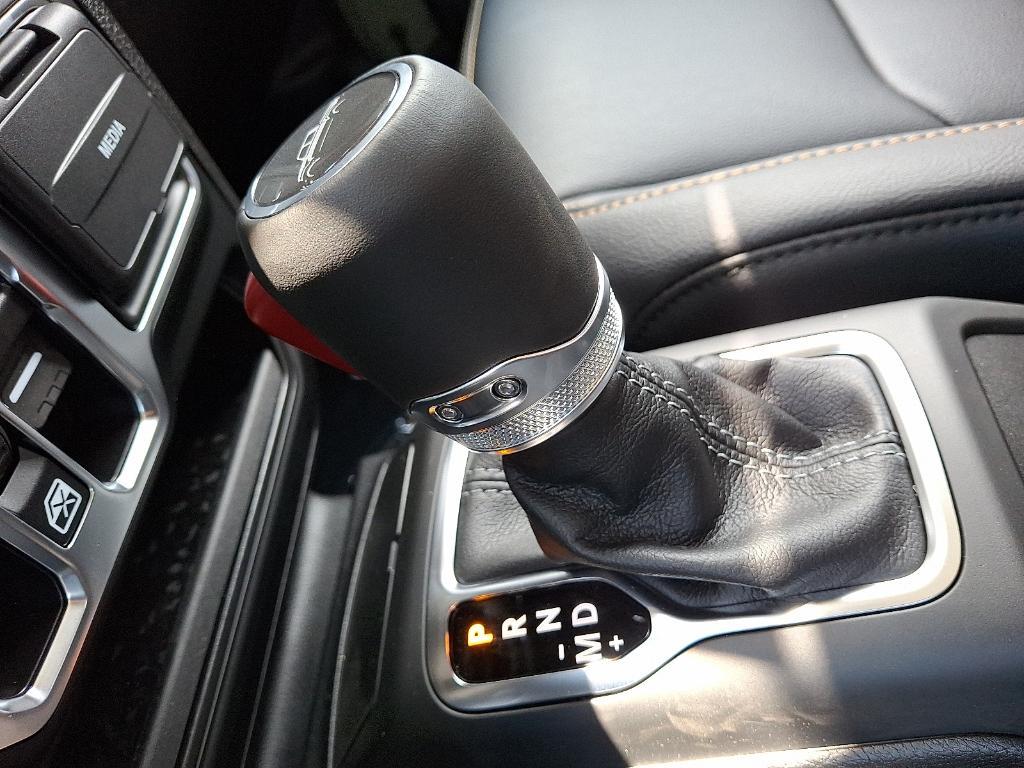 new 2025 Jeep Gladiator car, priced at $47,976