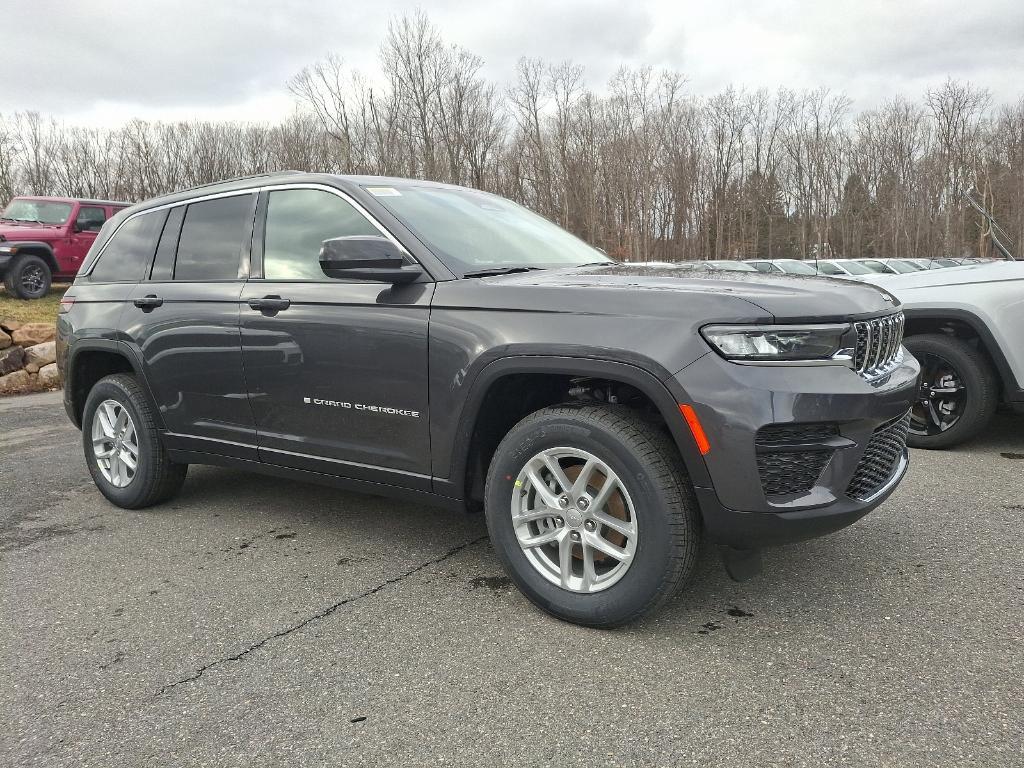 new 2025 Jeep Grand Cherokee car, priced at $42,033