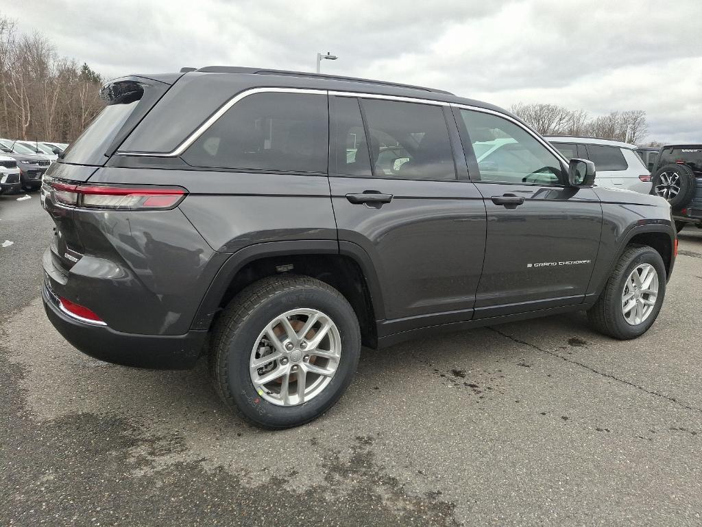 new 2025 Jeep Grand Cherokee car, priced at $43,033