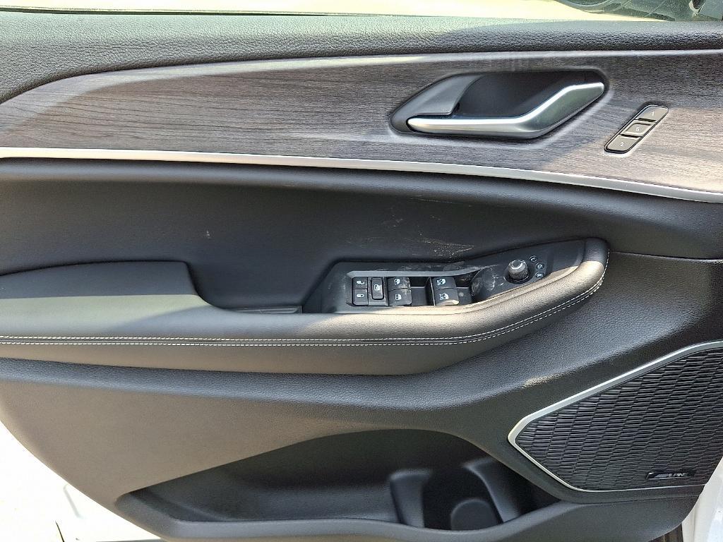 new 2025 Jeep Grand Cherokee car, priced at $54,692