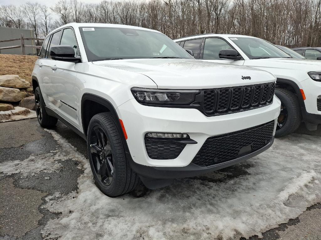 new 2025 Jeep Grand Cherokee car, priced at $54,526