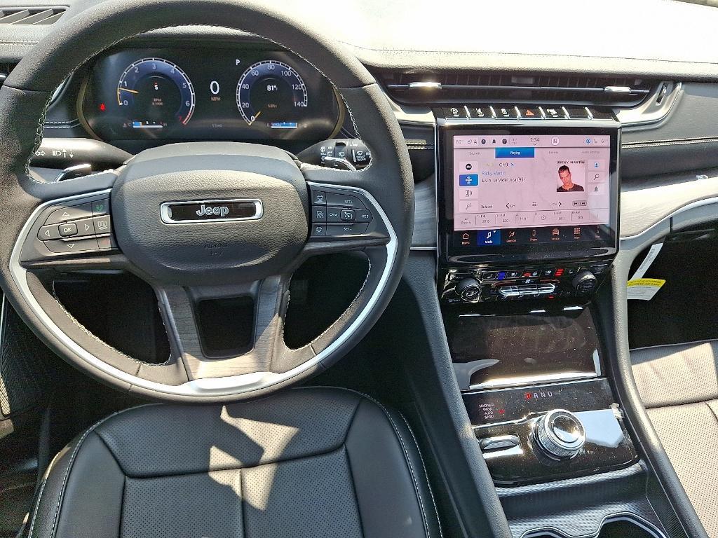 new 2025 Jeep Grand Cherokee car, priced at $54,692
