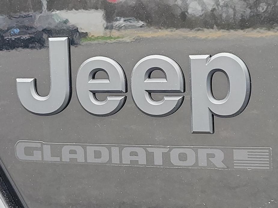 new 2024 Jeep Gladiator car, priced at $50,897