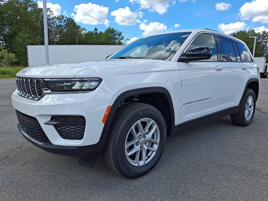 new 2025 Jeep Grand Cherokee car, priced at $43,214