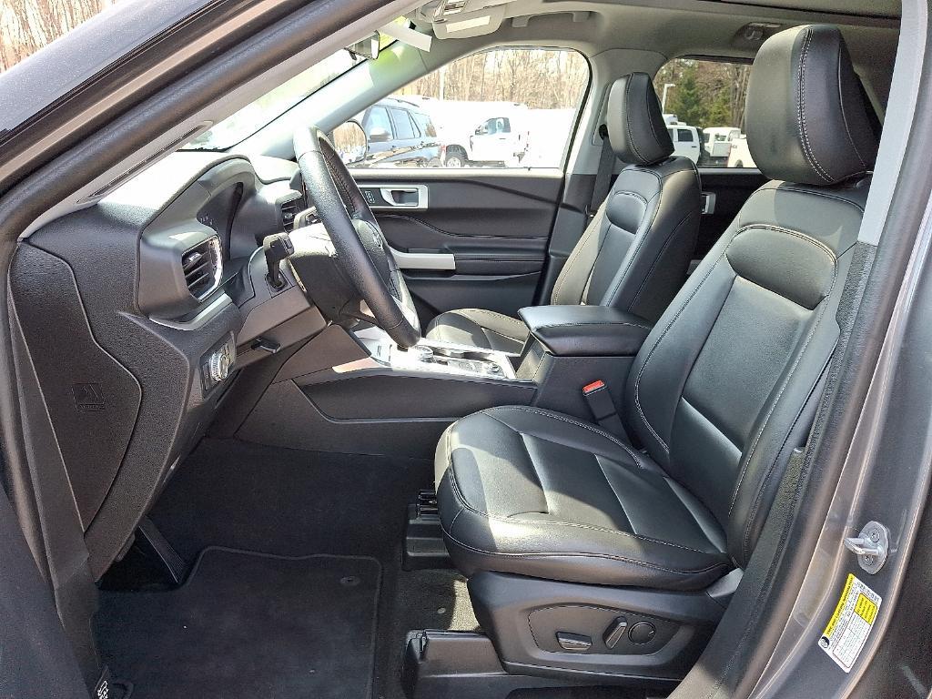 used 2022 Ford Explorer car, priced at $33,088