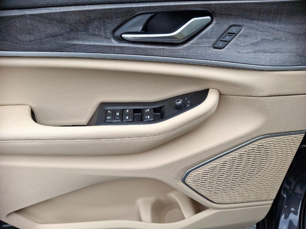 used 2021 Jeep Grand Cherokee L car, priced at $31,203