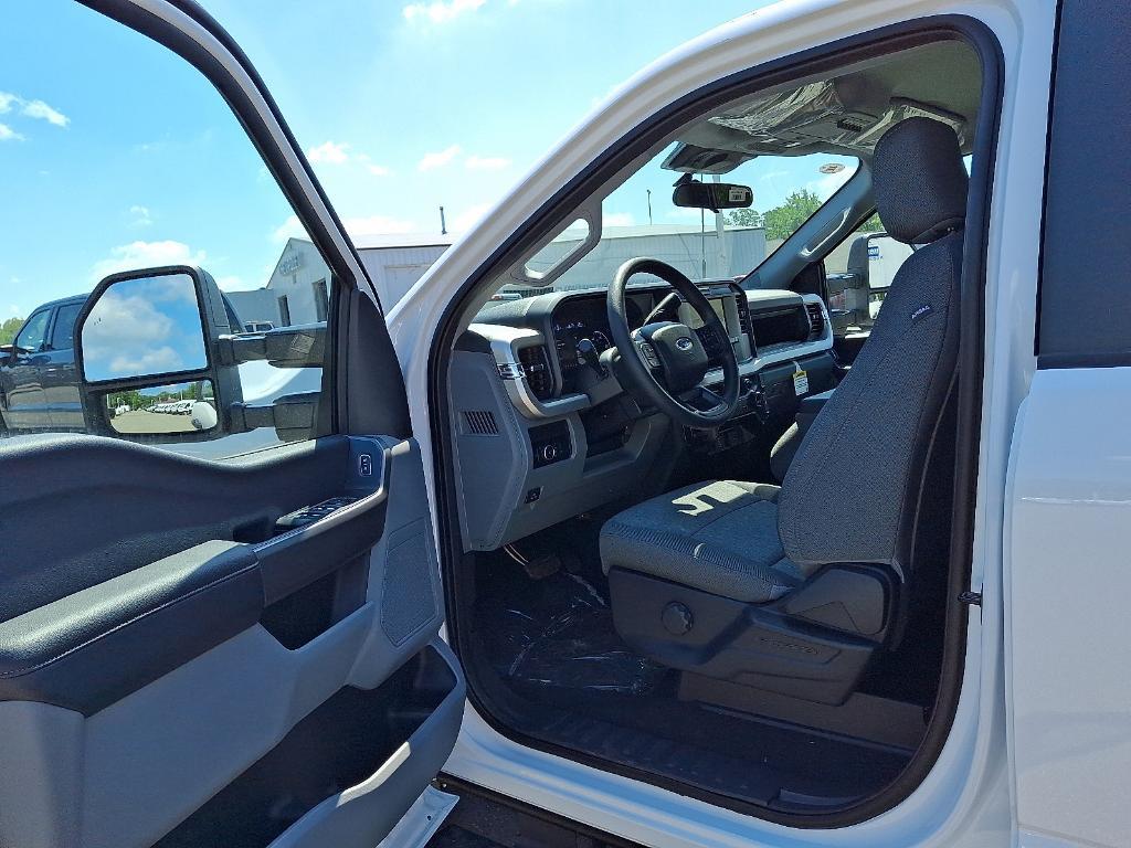 new 2025 Ford F-250 car, priced at $57,956