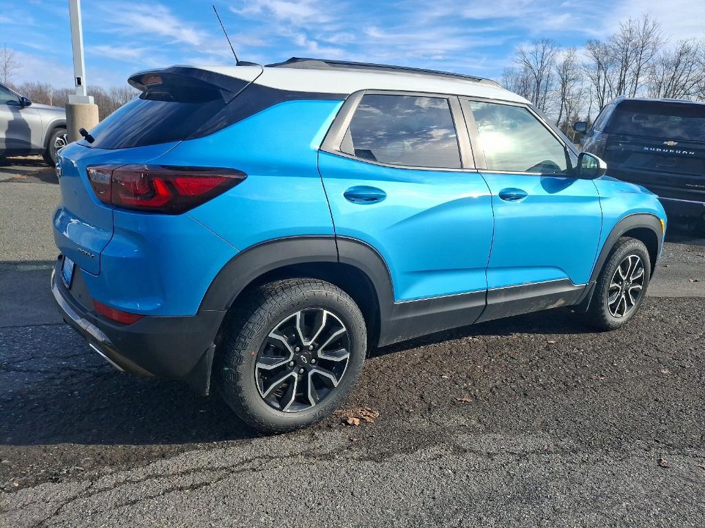 new 2025 Chevrolet TrailBlazer car, priced at $32,999