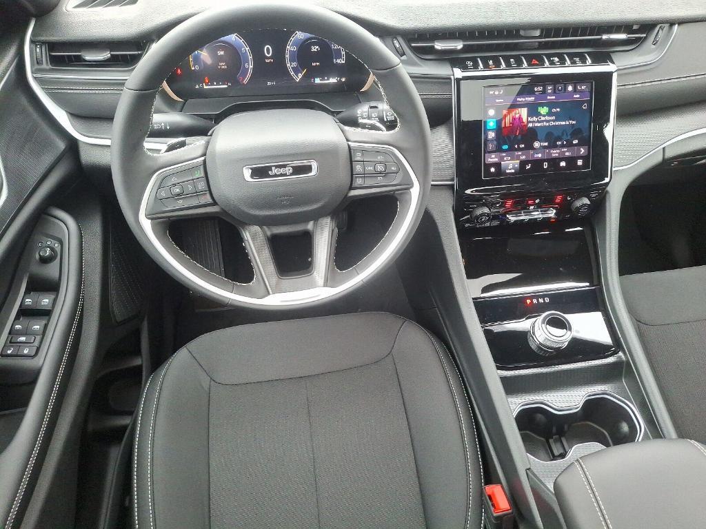 new 2025 Jeep Grand Cherokee L car, priced at $43,197