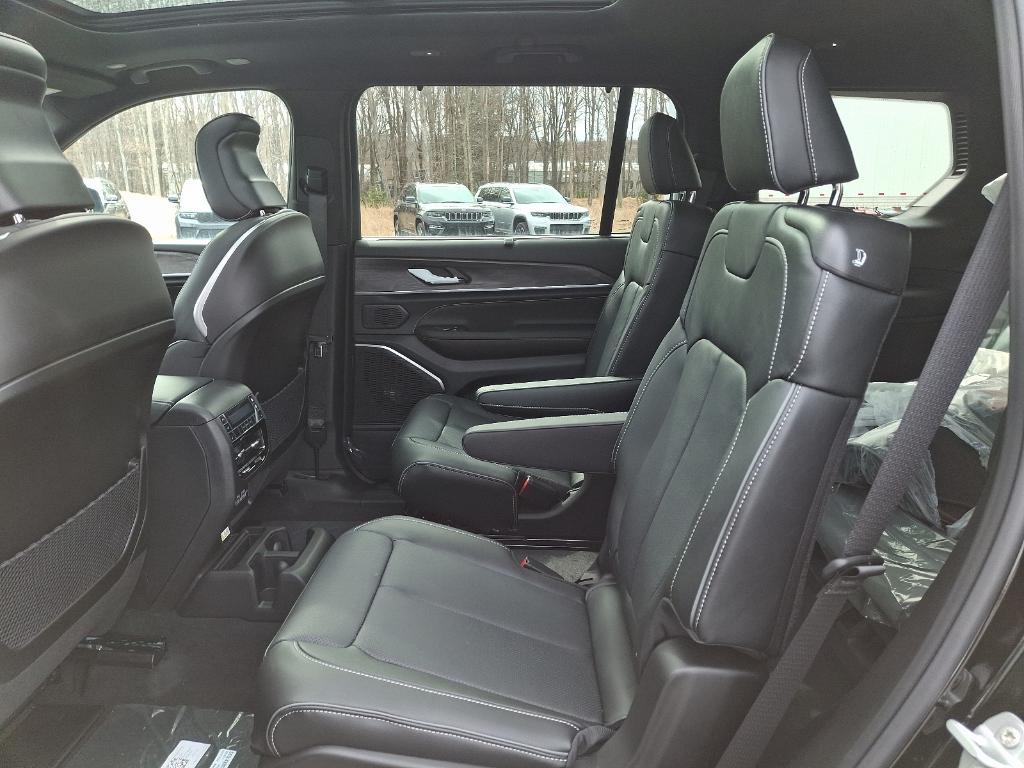 new 2025 Jeep Grand Cherokee L car, priced at $64,268