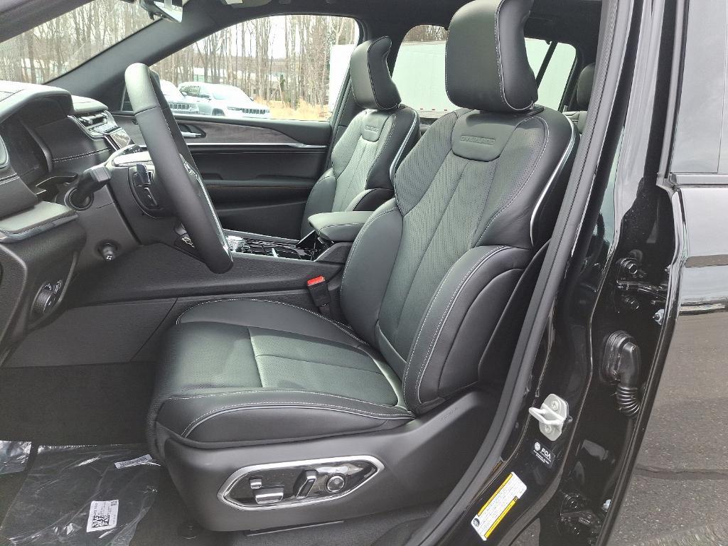 new 2025 Jeep Grand Cherokee L car, priced at $64,268