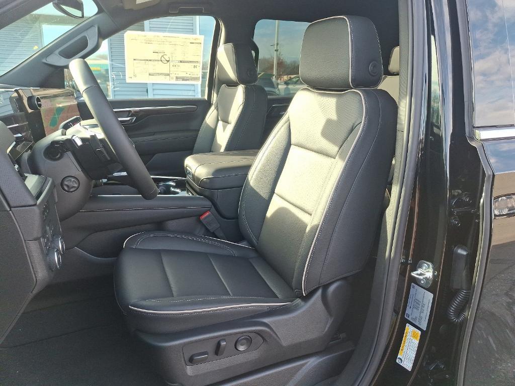 new 2025 Chevrolet Suburban car, priced at $82,620