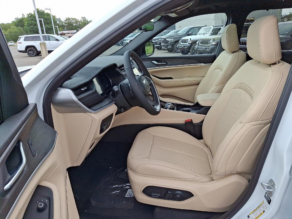 new 2025 Jeep Grand Cherokee L car, priced at $55,495