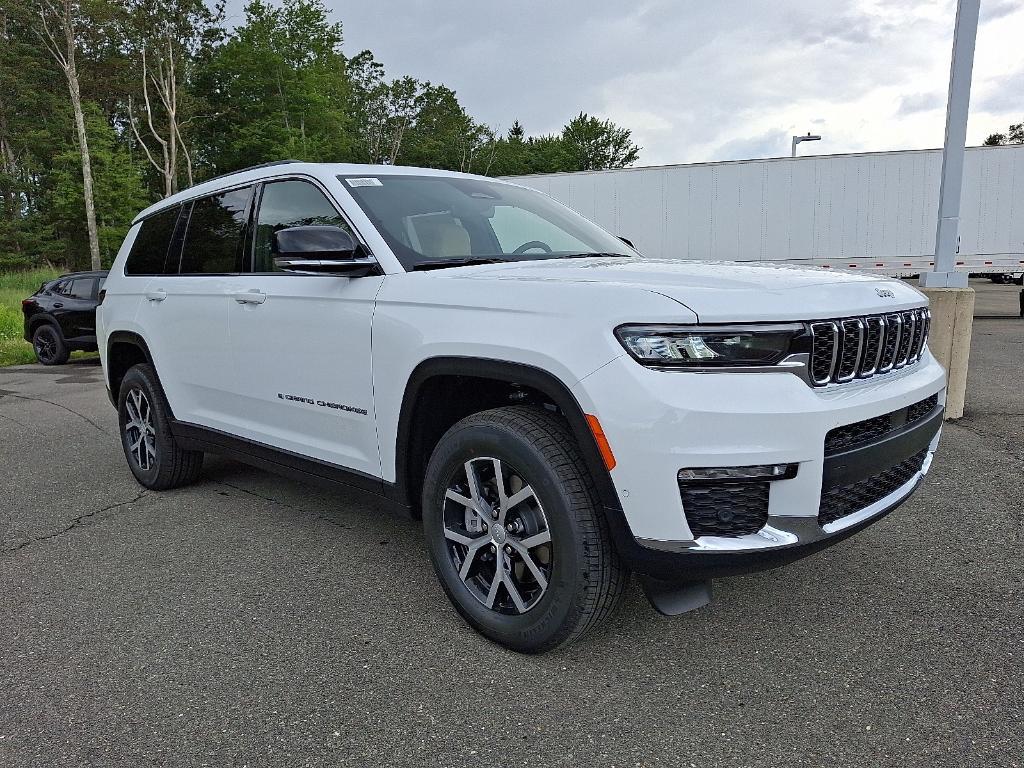 new 2025 Jeep Grand Cherokee L car, priced at $55,495