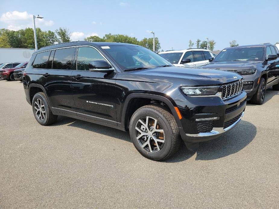 new 2024 Jeep Grand Cherokee L car, priced at $52,293