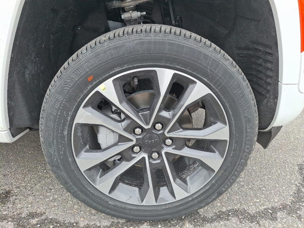 new 2025 Jeep Grand Cherokee car, priced at $61,650