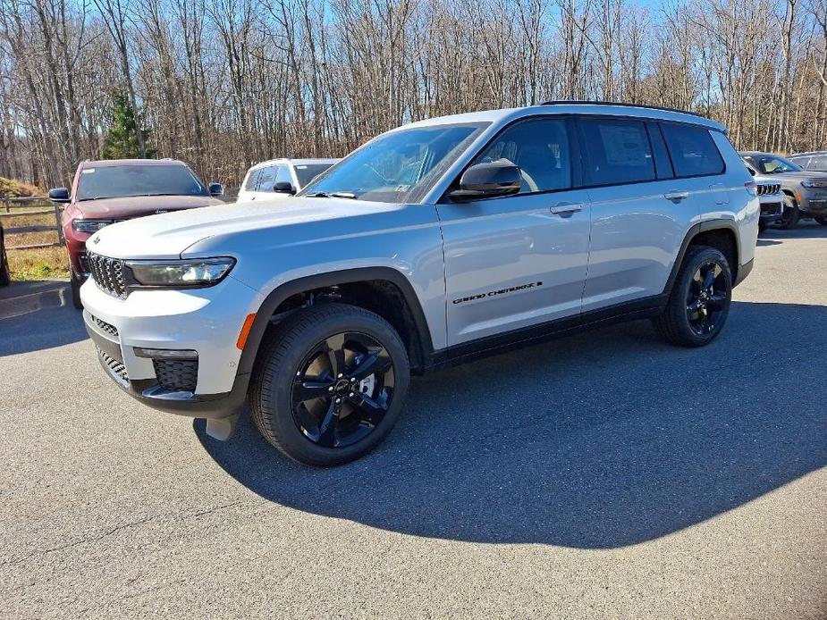 new 2024 Jeep Grand Cherokee L car, priced at $59,747