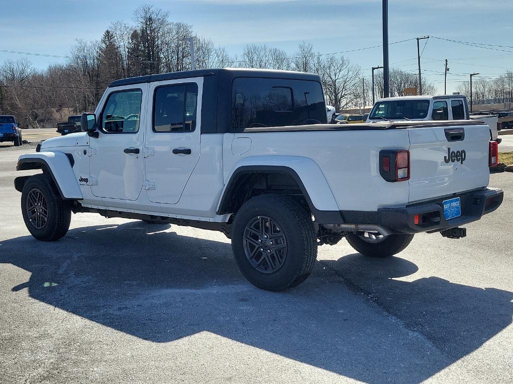 new 2024 Jeep Gladiator car, priced at $52,316