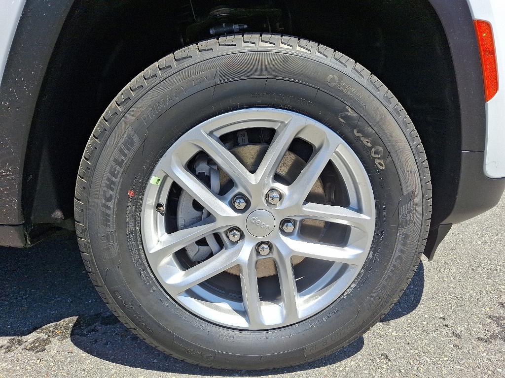new 2025 Jeep Grand Cherokee car, priced at $41,714