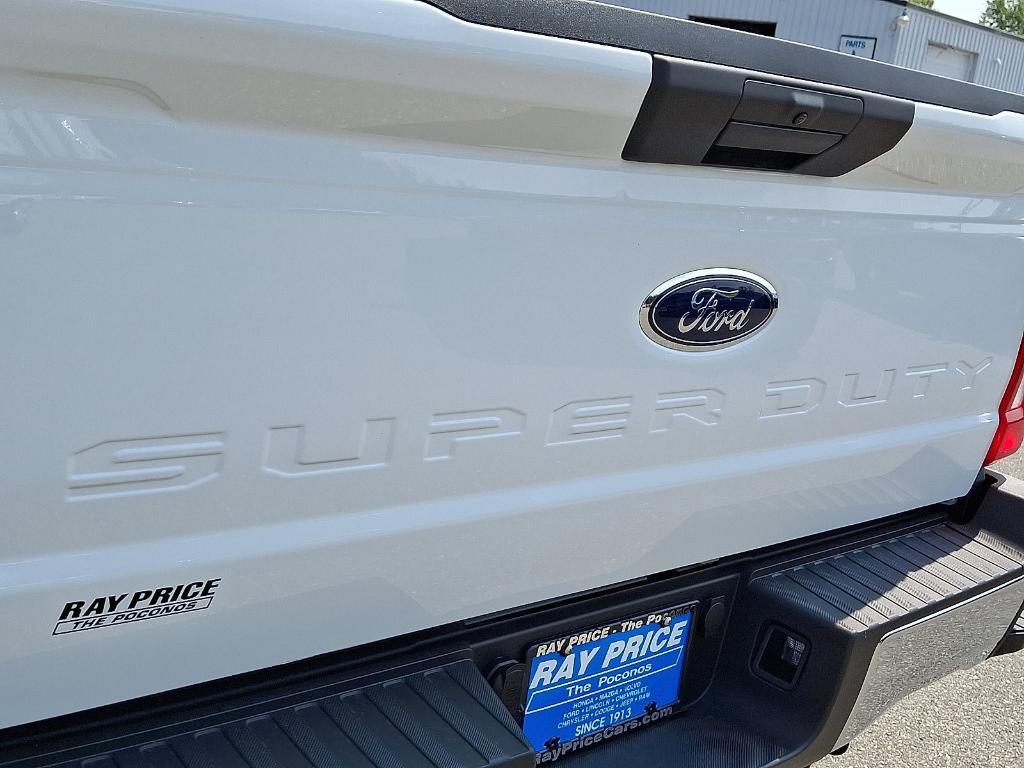 new 2025 Ford F-250 car, priced at $59,228