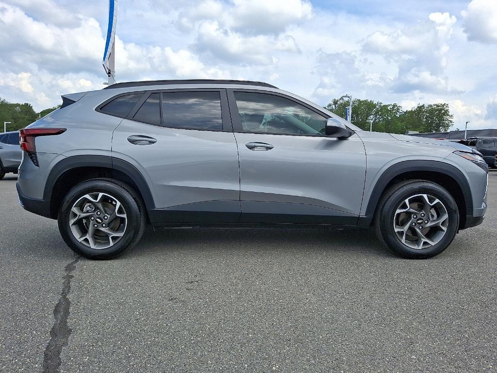 used 2024 Chevrolet Trax car, priced at $21,878