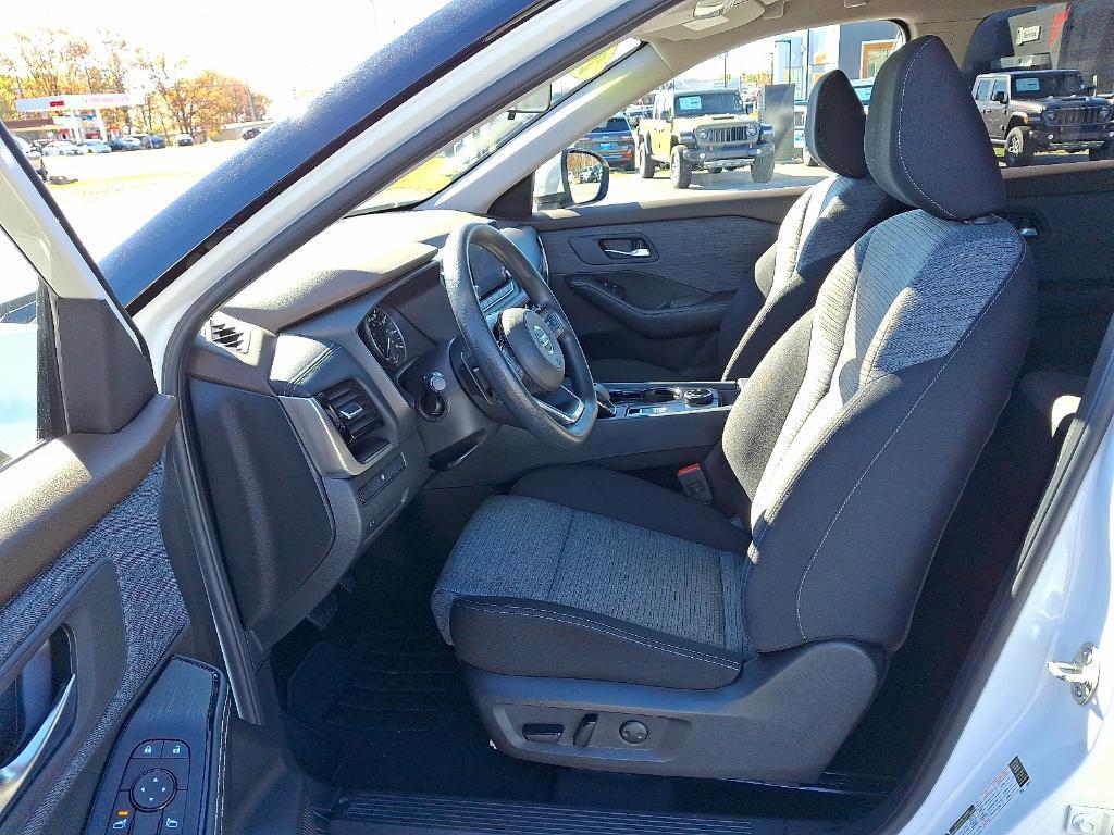 used 2021 Nissan Rogue car, priced at $22,887