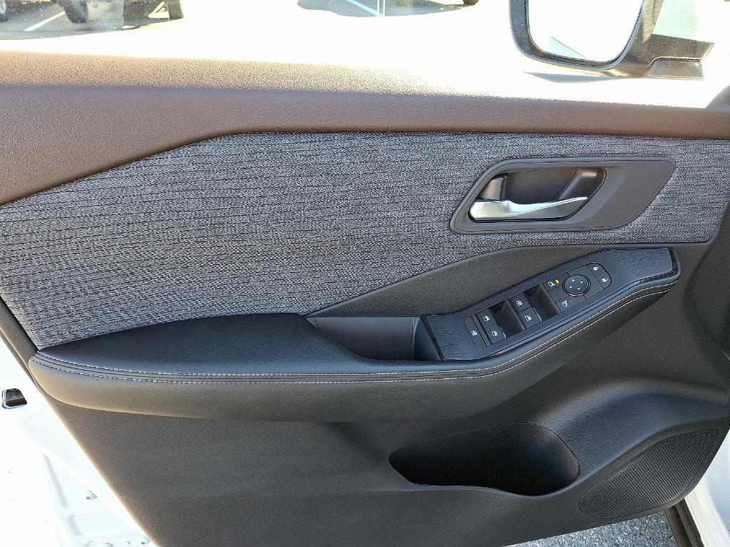 used 2021 Nissan Rogue car, priced at $22,887