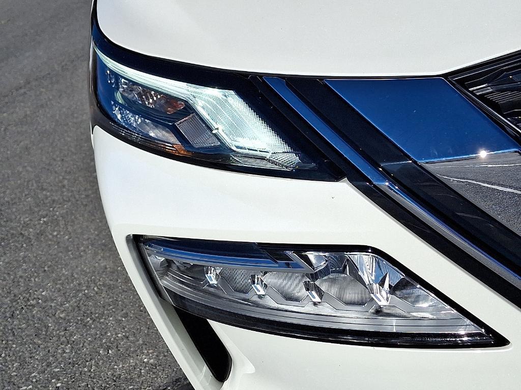 used 2021 Nissan Rogue car, priced at $22,887