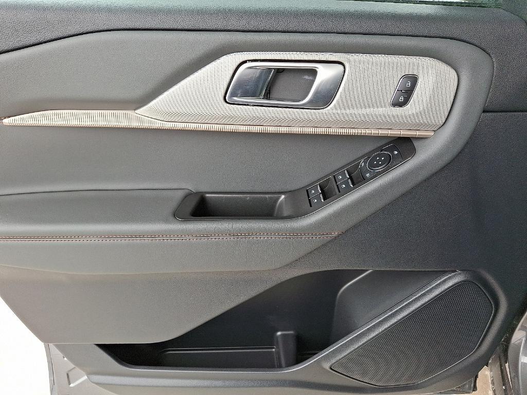 used 2025 Ford Explorer car, priced at $40,994