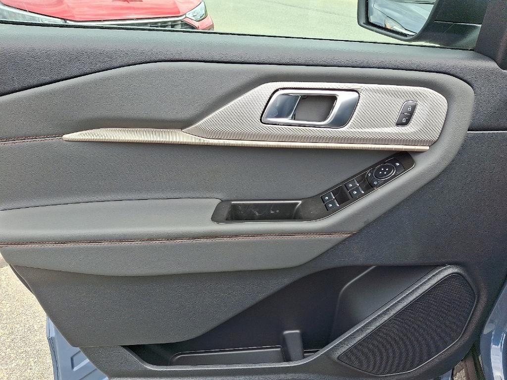 new 2025 Ford Explorer car, priced at $42,989