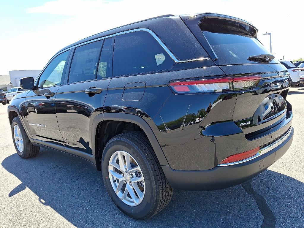 new 2025 Jeep Grand Cherokee car, priced at $42,232
