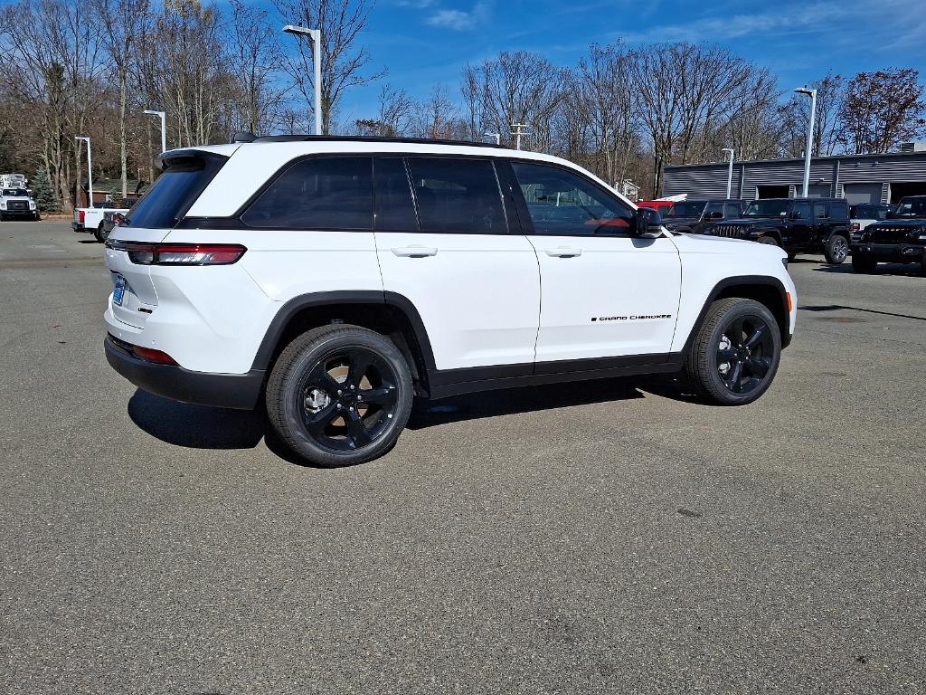 new 2024 Jeep Grand Cherokee car, priced at $53,152