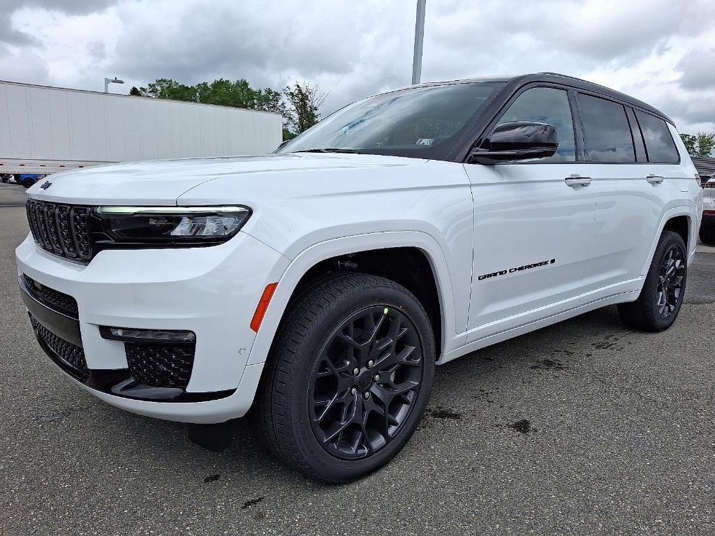 new 2025 Jeep Grand Cherokee L car, priced at $68,132